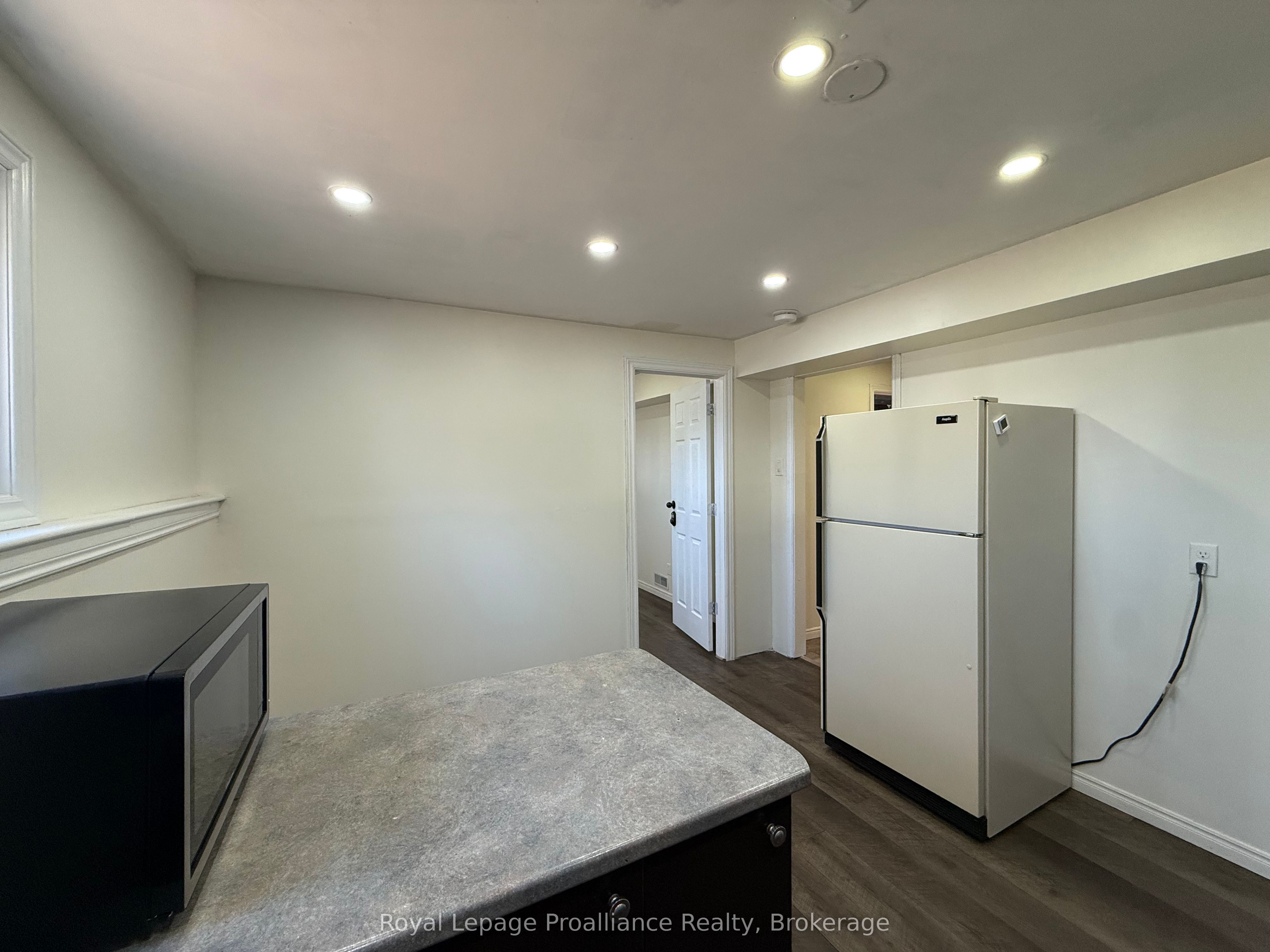 Unit Lower Unit - 939 Dainard Drive, Peterborough 4