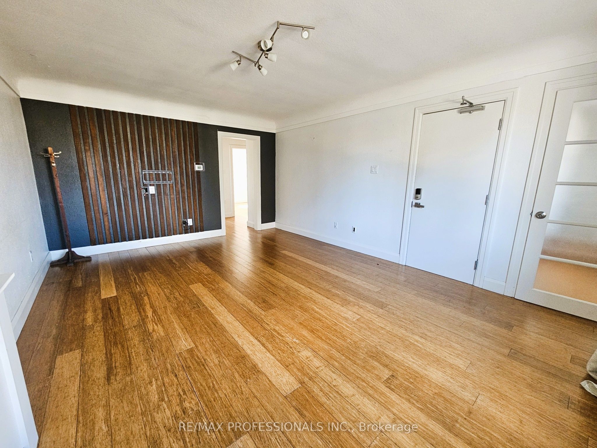 Unit A-Upper - 119 Erb Street E, Waterloo 4