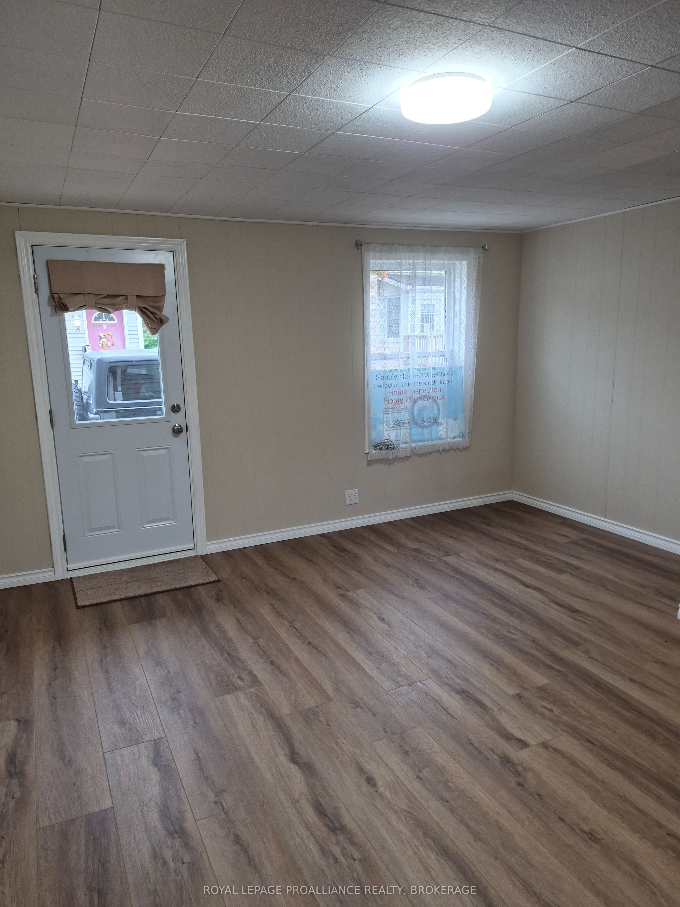 7 Dales Avenue, Brockville 2