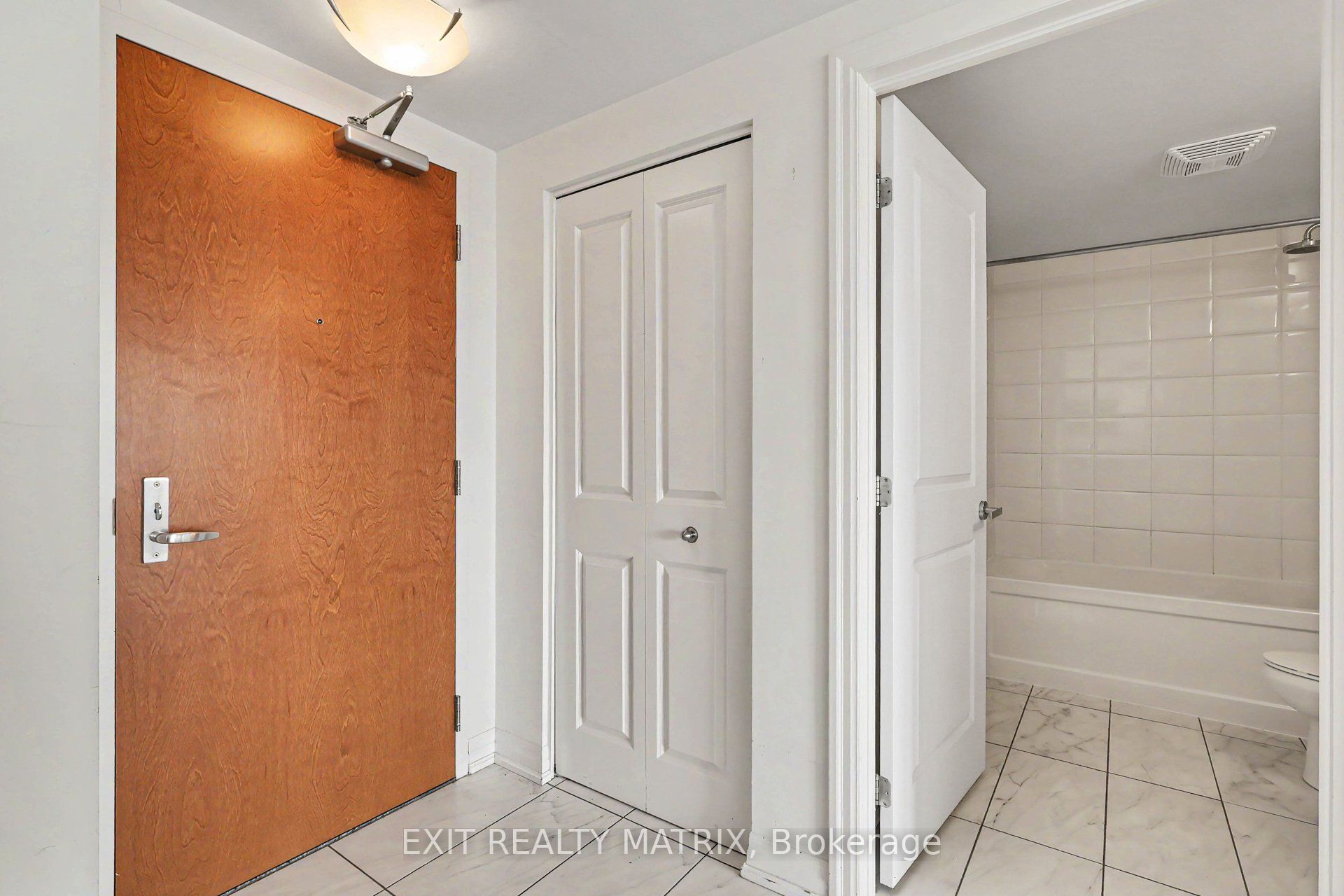Unit 1905 - 195 Besserer Street, Ottawa 4