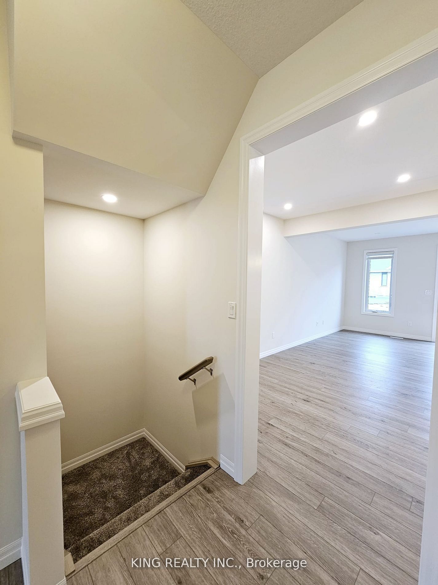 214 Renaissance Drive, St. Thomas 5
